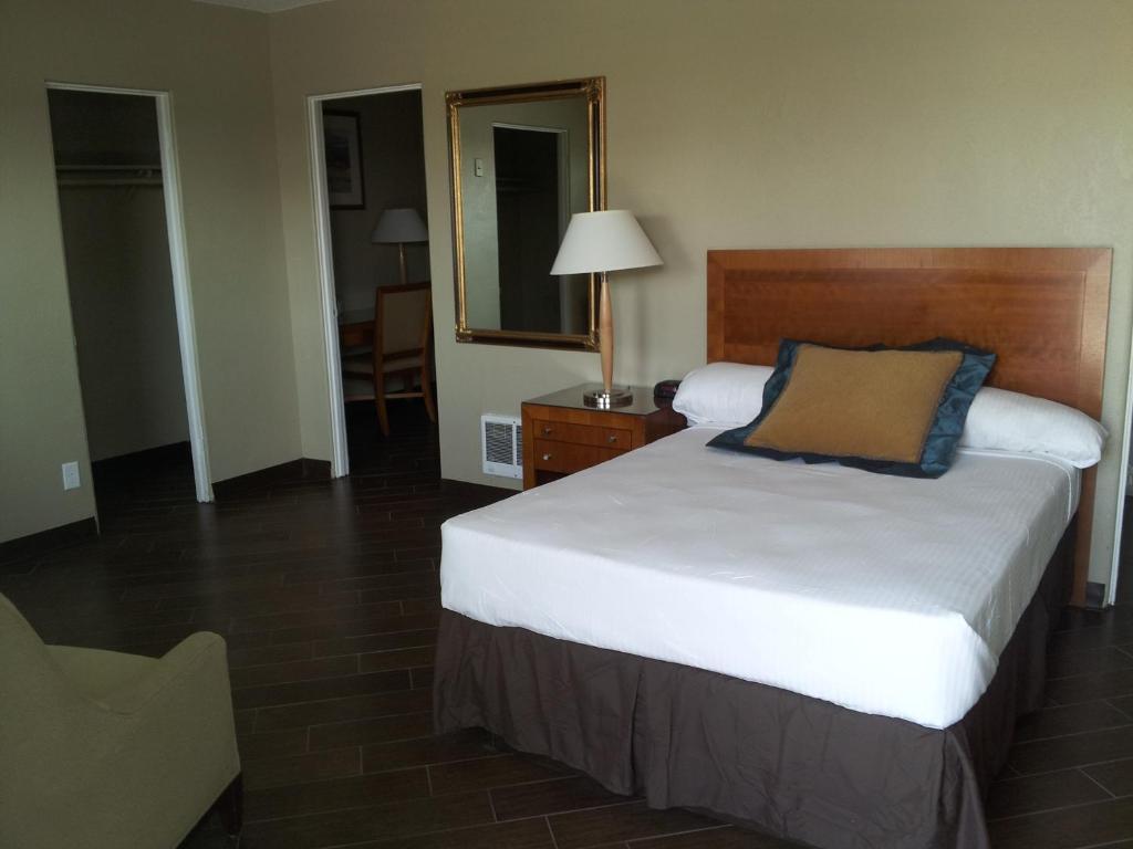 Oasis Boutique Motel Боулдър Сити Стая снимка